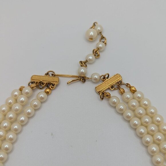 Vintage AVON Triple Strand Necklace Butterfly Pendent Faux Pearl - Picture 9 of 10
